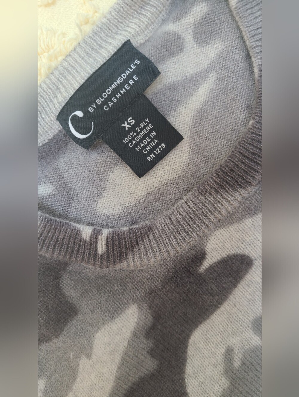 NWOT C By Bloomingsdale's Cashmere Gray Camo Long-Sleeve Sweater XS - Picture 3 of 3